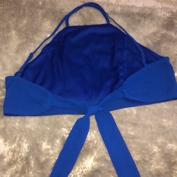 Crop top - Picture 2 of 2